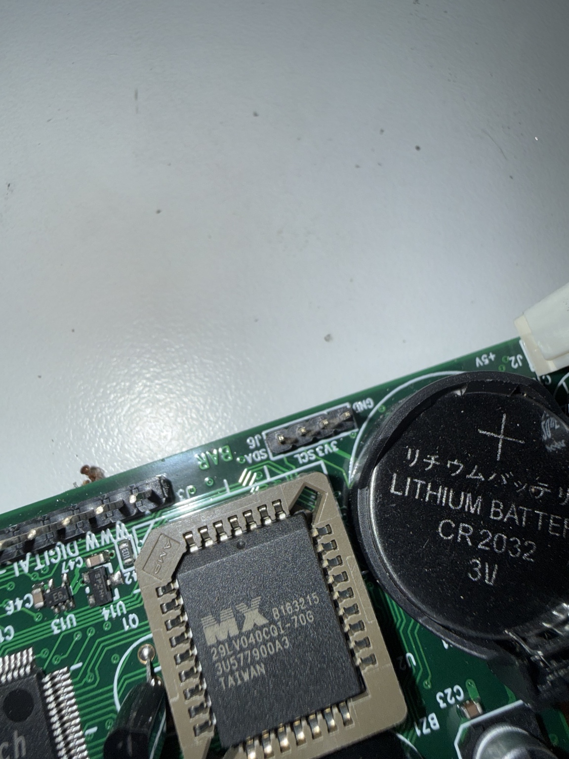 J6 header, labeled SDA, 3V3, and SCL on the circuit board.